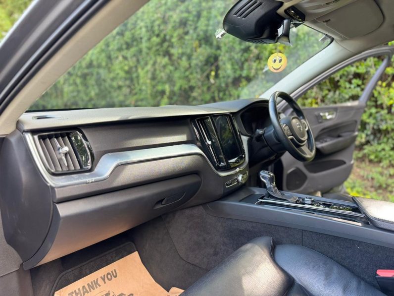 
								Volvo XC60 T5 full									