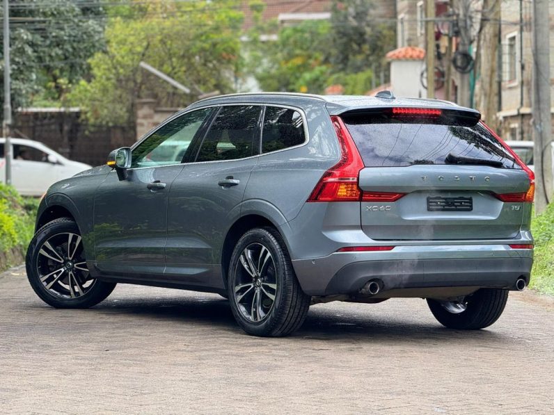 
								Volvo XC60 T5 full									