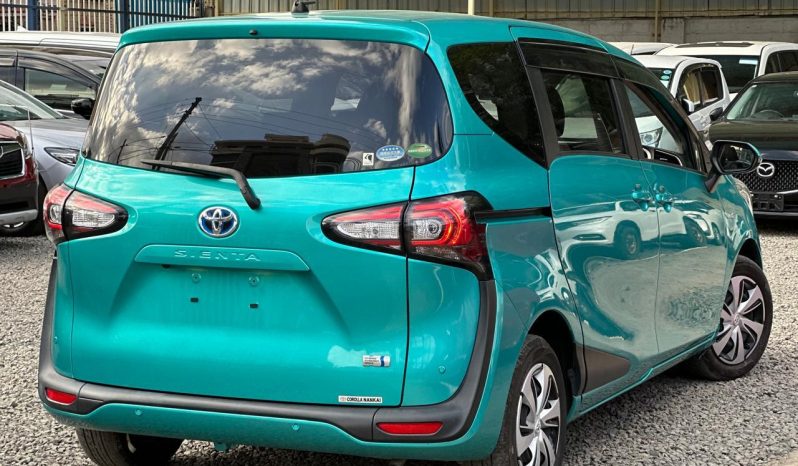 
								Toyota Sienta full									