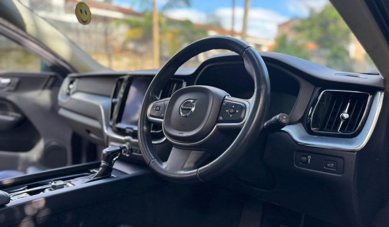 
								Volvo XC60 T5 full									
