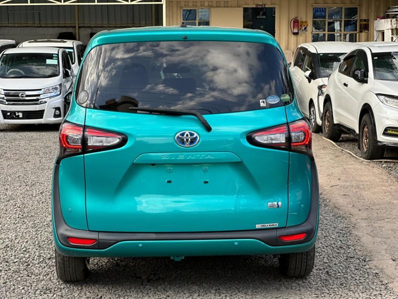 
								Toyota Sienta full									