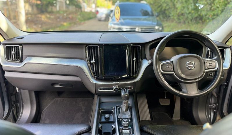 
								Volvo XC60 T5 full									