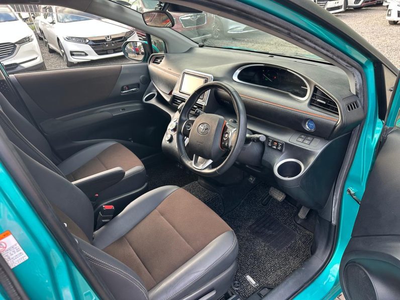 
								Toyota Sienta full									