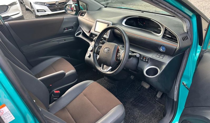 
								Toyota Sienta full									