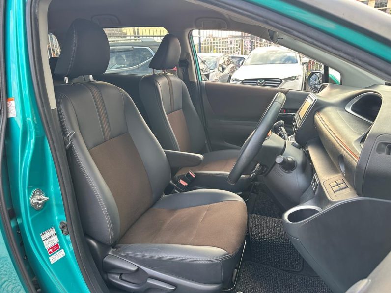 
								Toyota Sienta full									