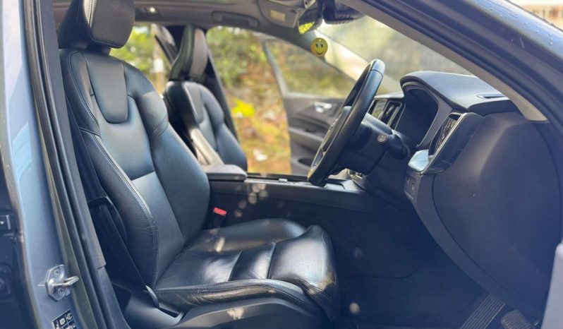 
								Volvo XC60 T5 full									