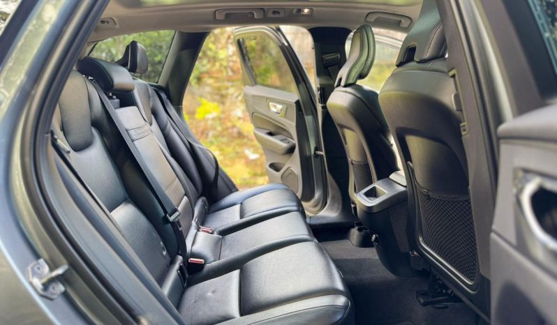 
								Volvo XC60 T5 full									