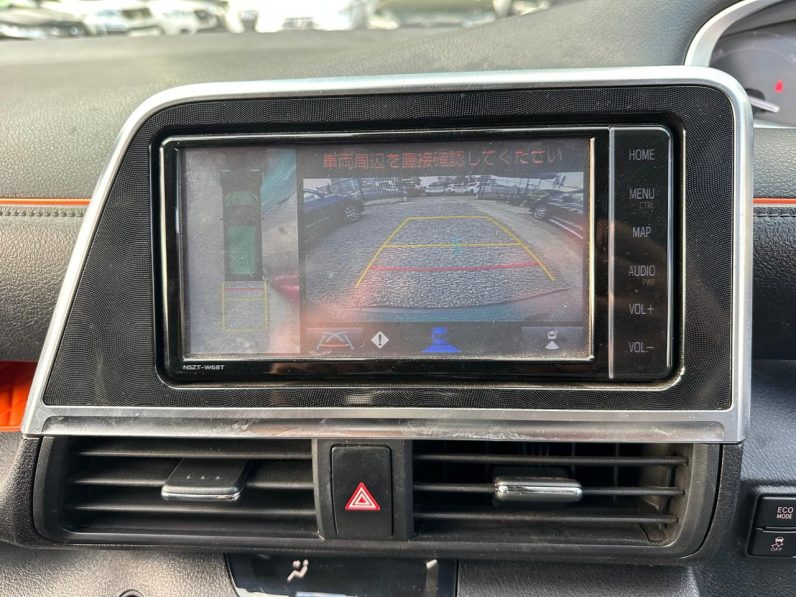 
								Toyota Sienta full									