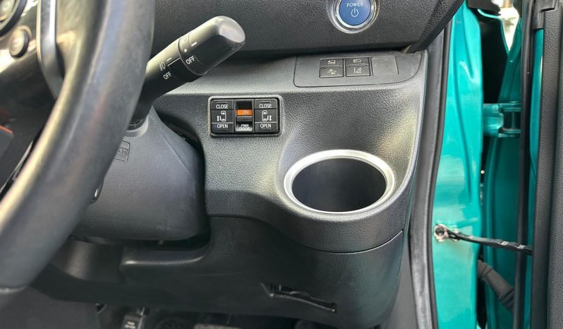 
								Toyota Sienta full									
