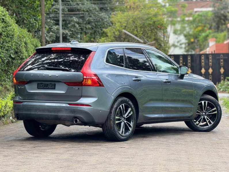 
								Volvo XC60 T5 full									