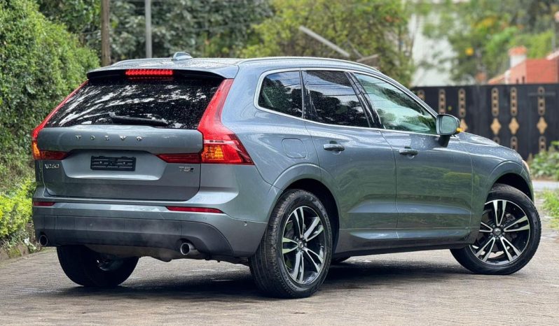 
								Volvo XC60 T5 full									