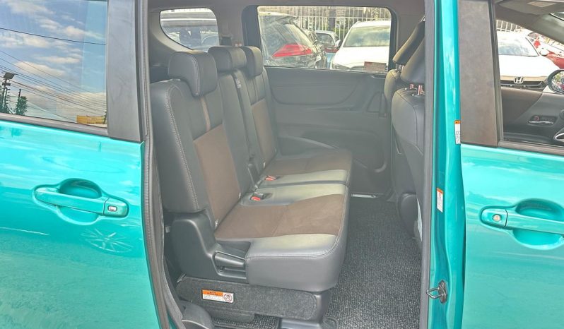 
								Toyota Sienta full									