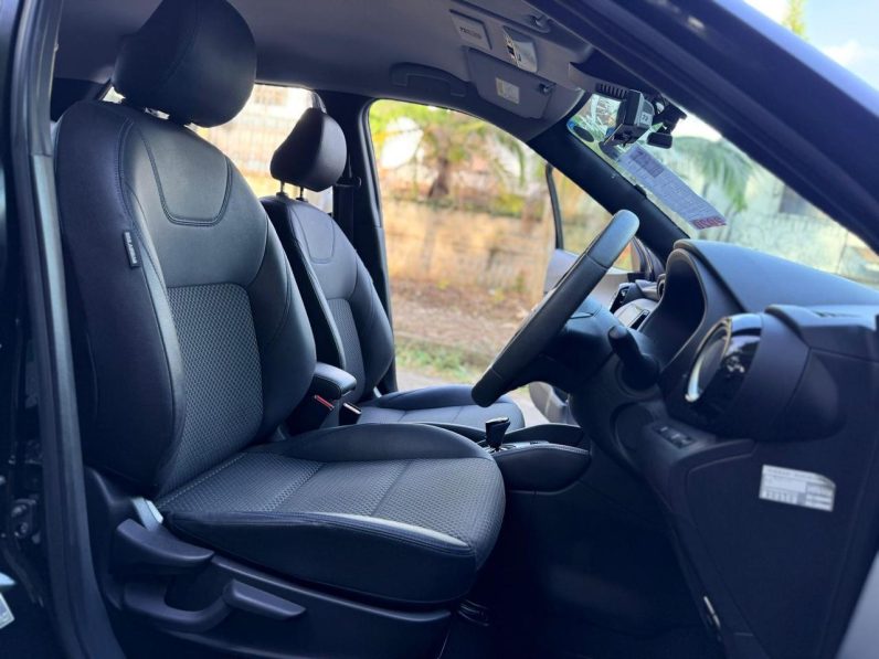 
								Nissan Kicks full									