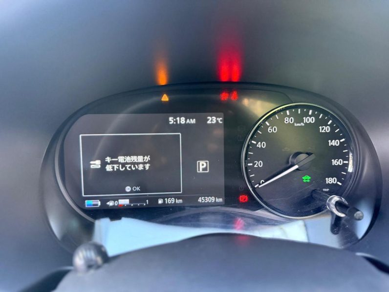 
								Nissan Kicks full									
