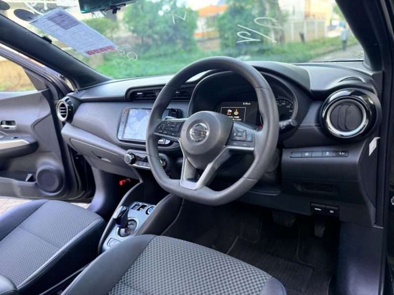 
								Nissan Kicks full									