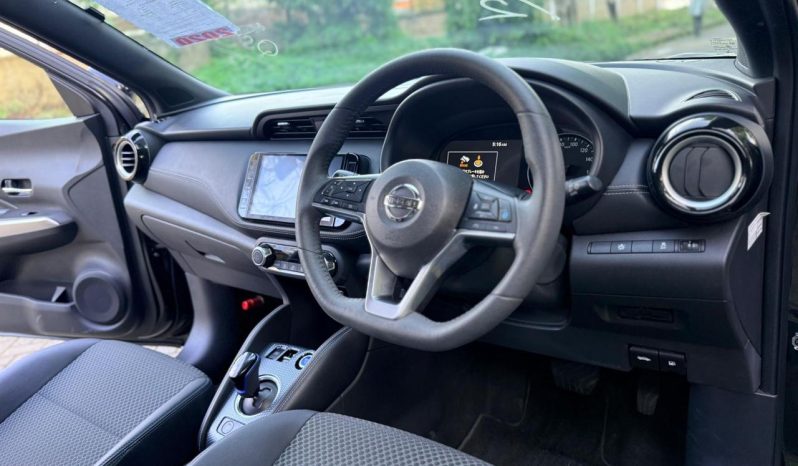 
								Nissan Kicks full									