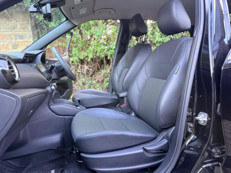 
								Nissan Kicks full									