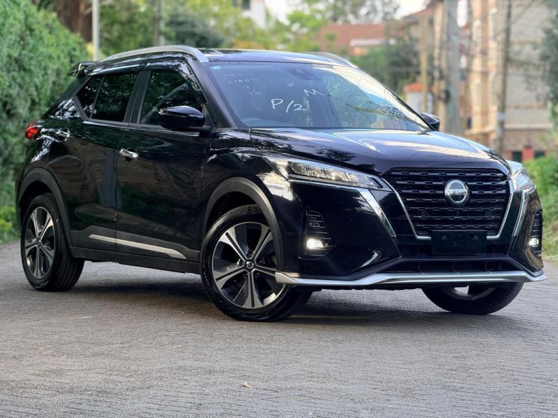 
								Nissan Kicks full									