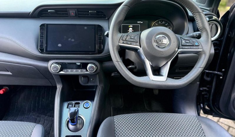 
								Nissan Kicks full									