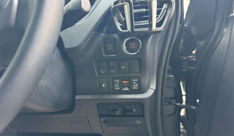 
								Toyota voxy full									