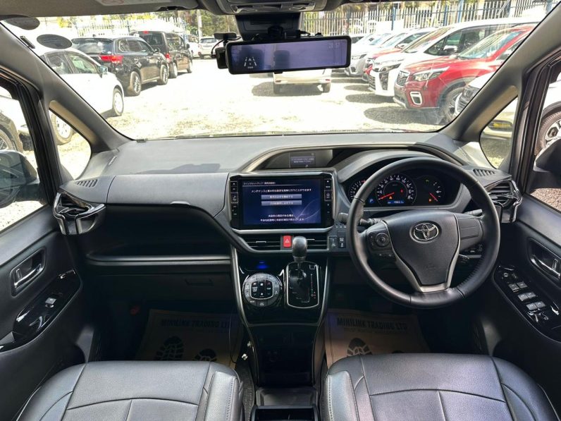 
								Toyota voxy full									