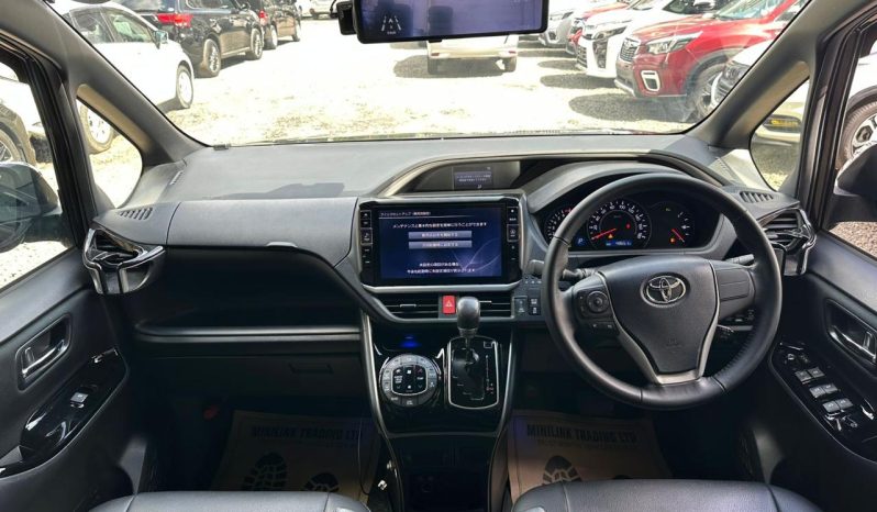 
								Toyota voxy full									