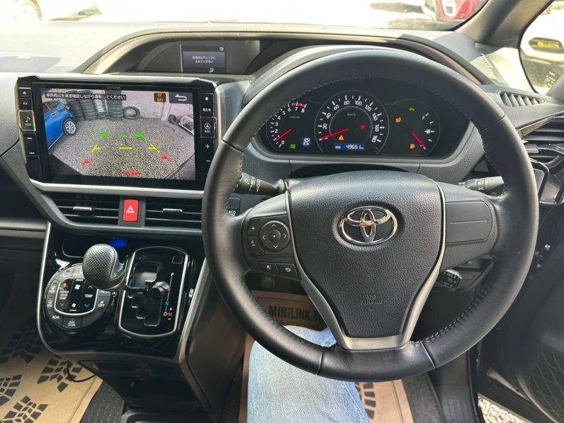 
								Toyota voxy full									