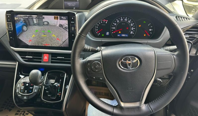
								Toyota voxy full									