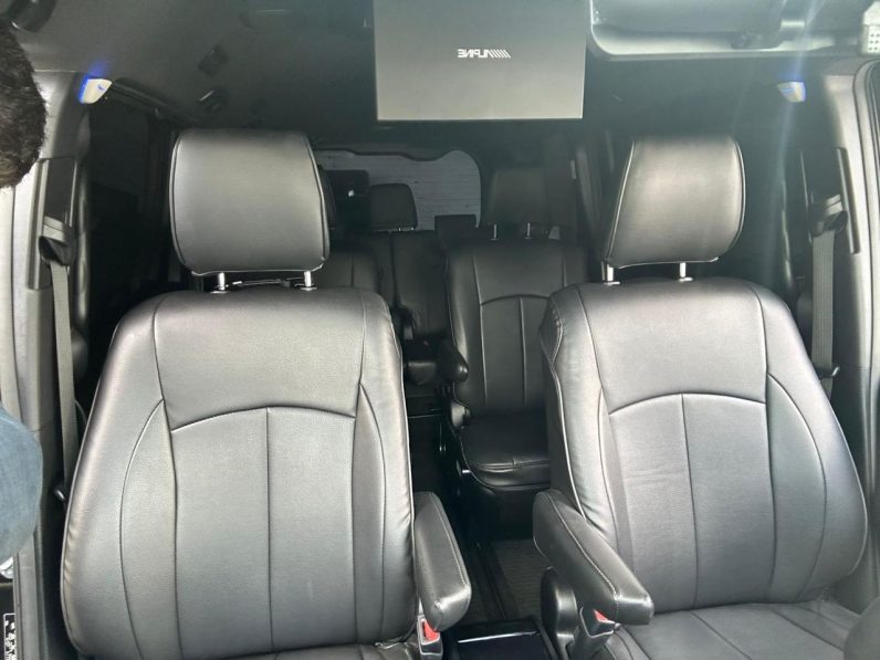 
								Toyota voxy full									
