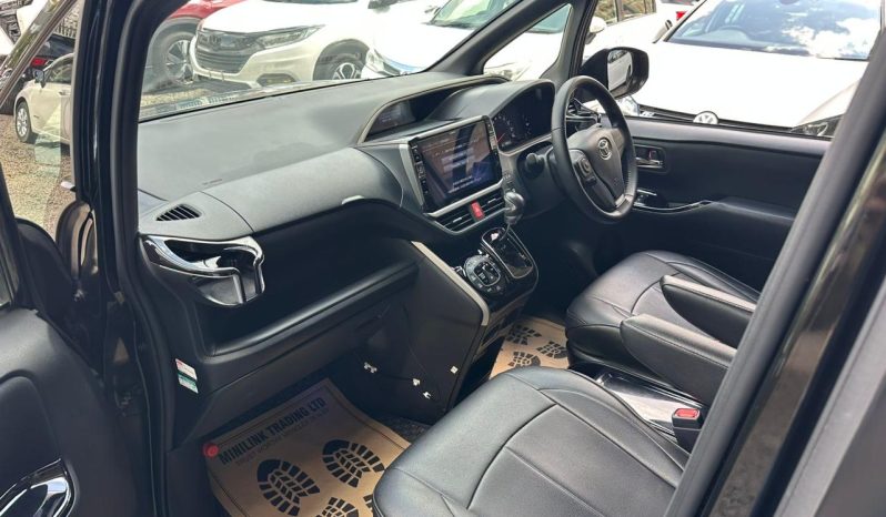 
								Toyota voxy full									
