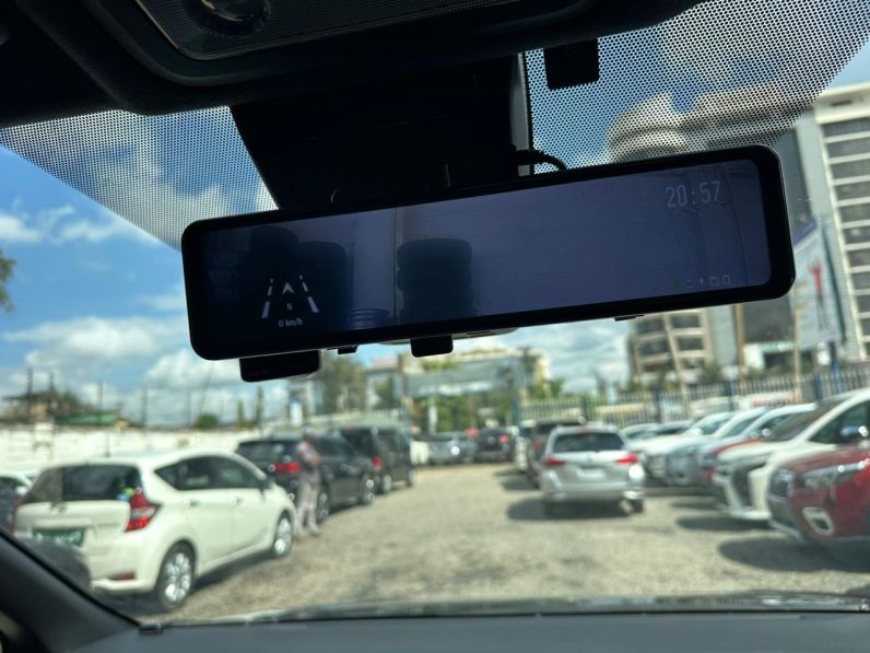 
								Toyota voxy full									