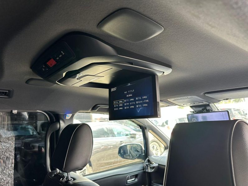 
								Toyota voxy full									