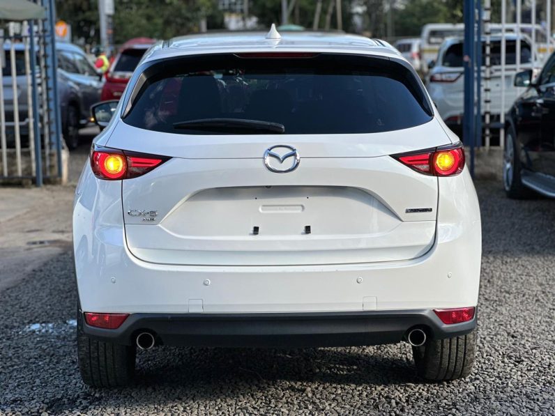 
								Mazda Cx-5 full									