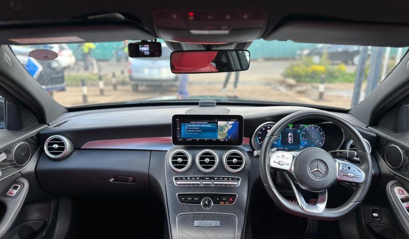 
								Mercedes-Benz C200 full									
