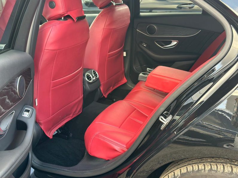 
								Mercedes-Benz C200 full									