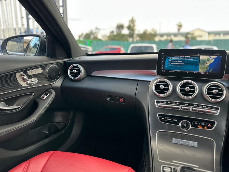 
								Mercedes-Benz C200 full									