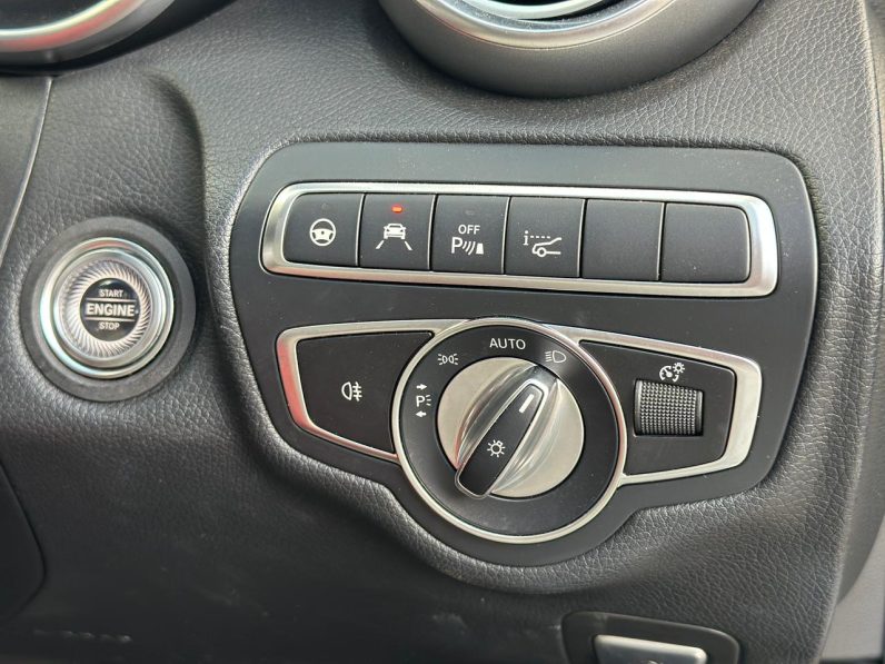 
								Mercedes-Benz C200 full									