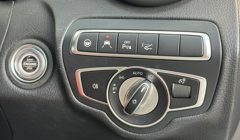 
								Mercedes-Benz C200 full									