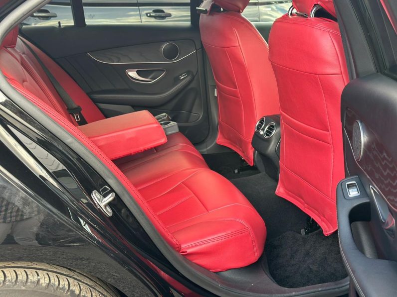 
								Mercedes-Benz C200 full									