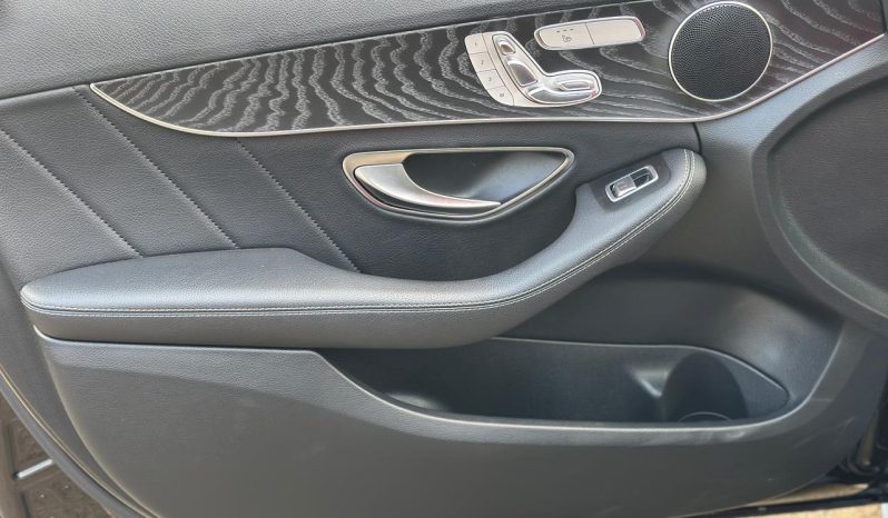 
								Mercedes-Benz C200 full									