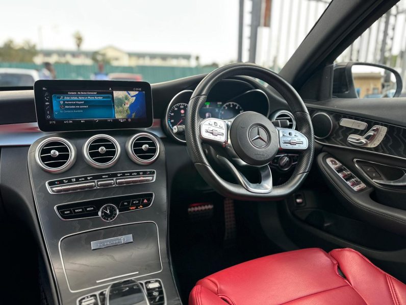 
								Mercedes-Benz C200 full									