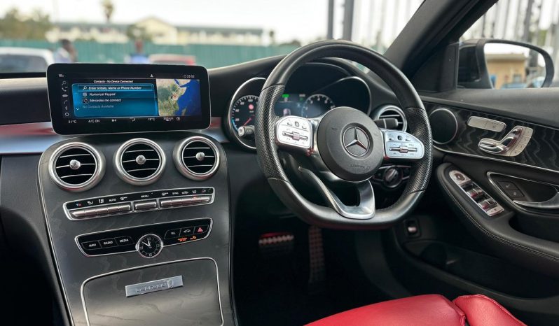 
								Mercedes-Benz C200 full									