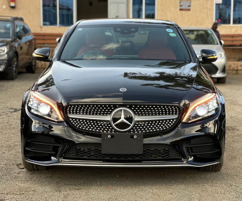 
								Mercedes-Benz C200 full									