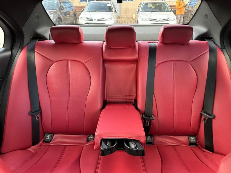 
								Mercedes-Benz C200 full									