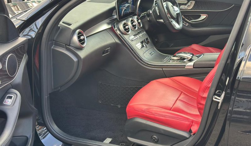 
								Mercedes-Benz C200 full									