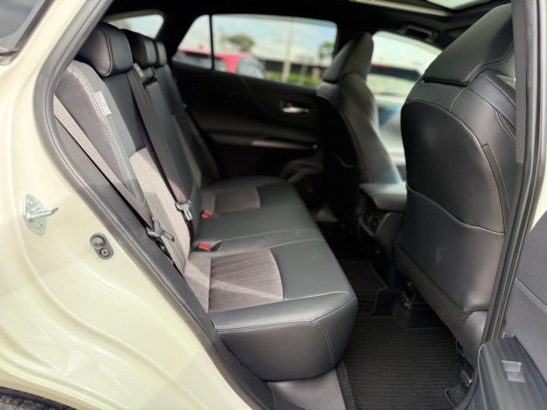 
								Toyota Harrier full									