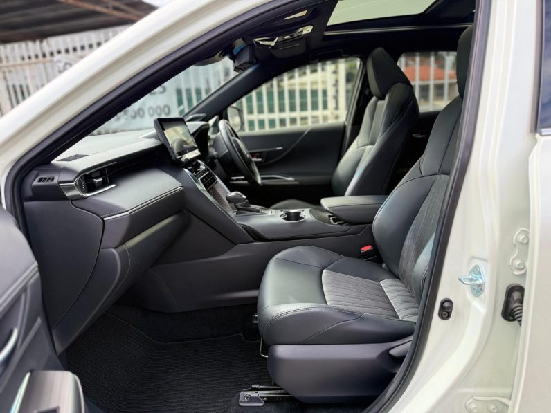 
								Toyota Harrier full									