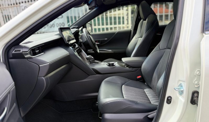 
								Toyota Harrier full									