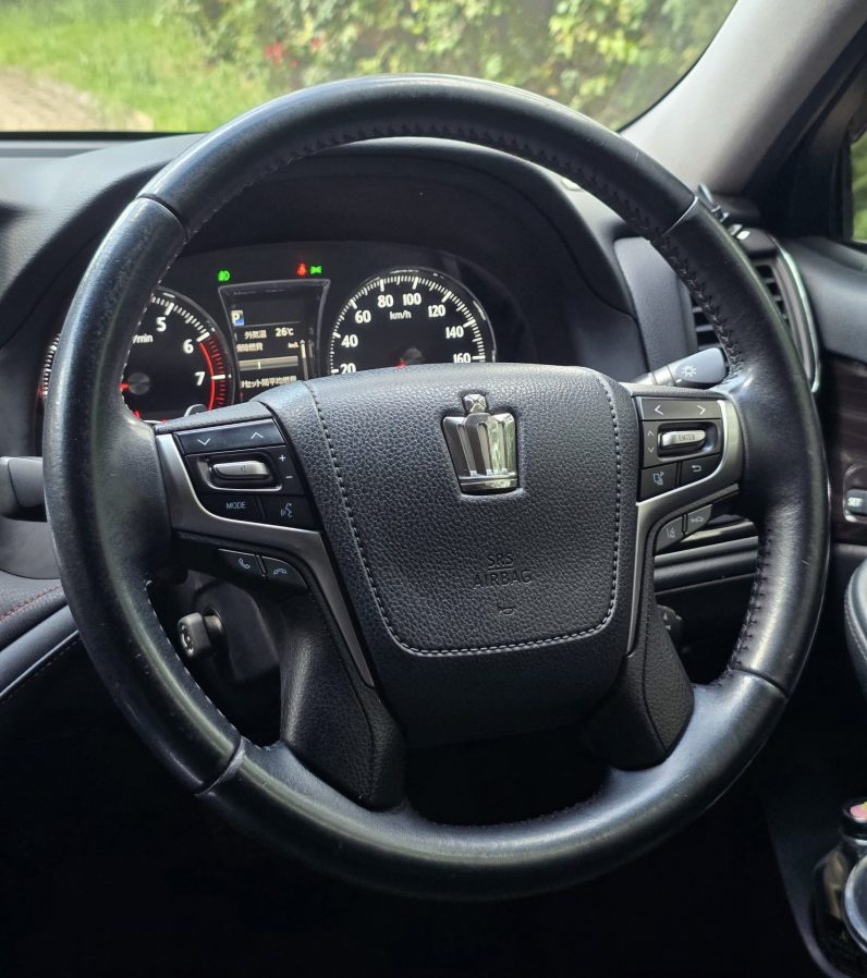 
								Toyota Crown Athelete full									