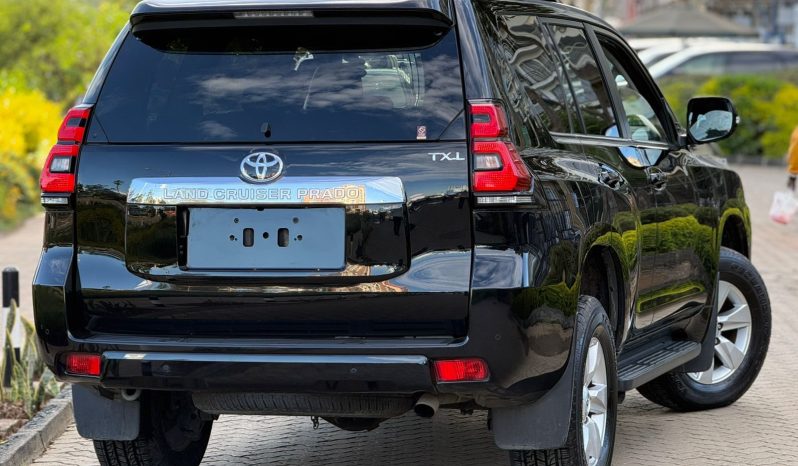 
								Toyota Land Cruiser Prado TXL full									